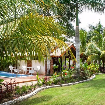 Burudika Bungalows Selong Belanak Esterno foto