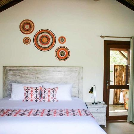 Burudika Bungalows Selong Belanak Esterno foto