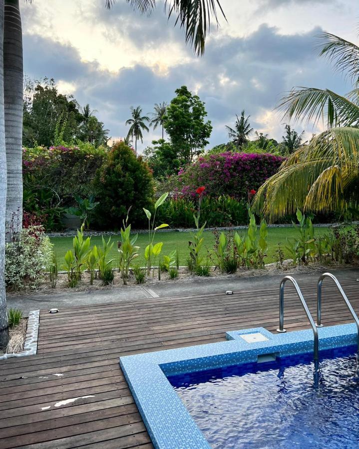Burudika Bungalows Selong Belanak Esterno foto